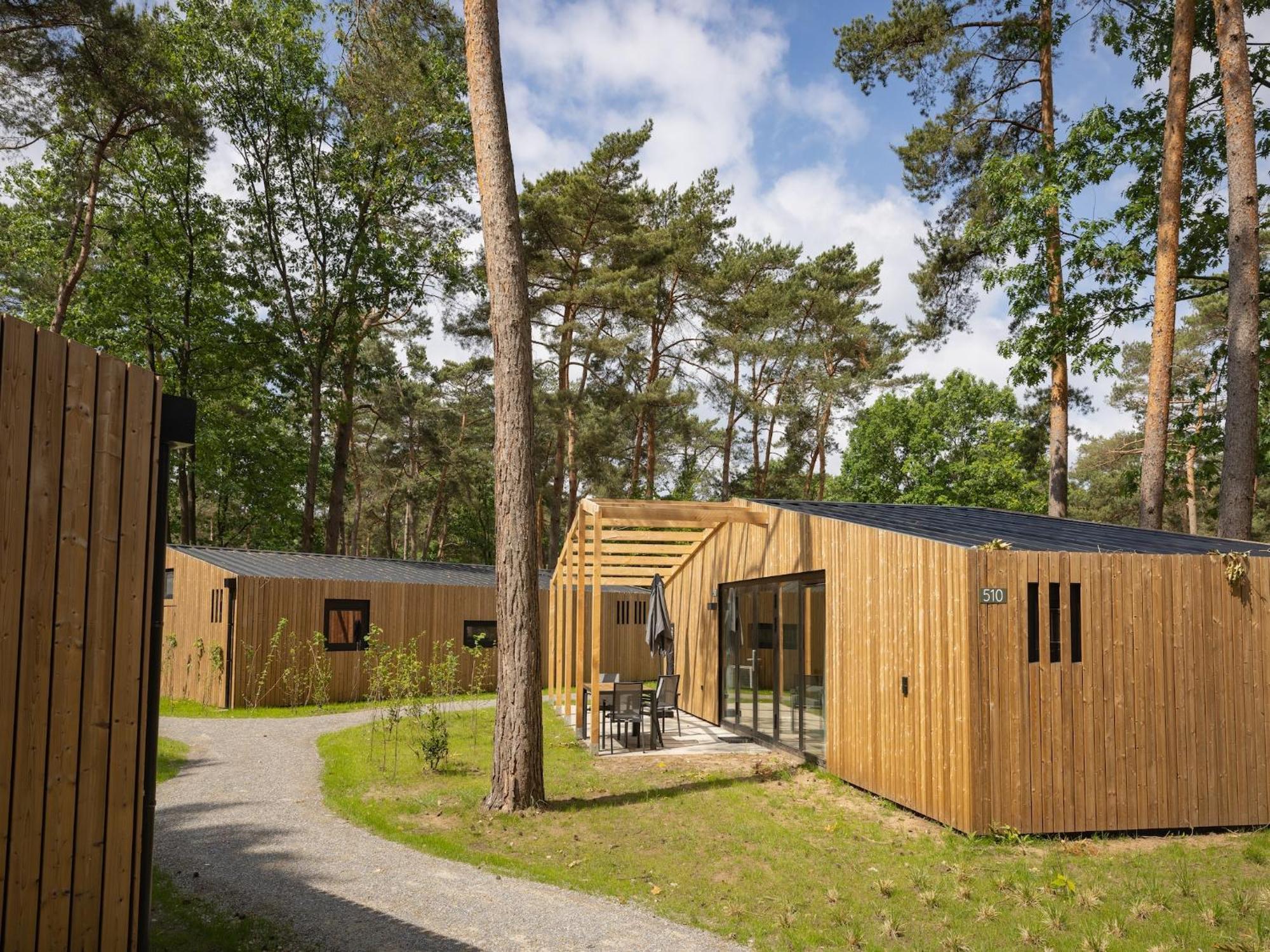 Modern Chalet With Two Bathrooms, On A Holiday Park, 12 Km From Eindhoven Mierlo Exterior photo